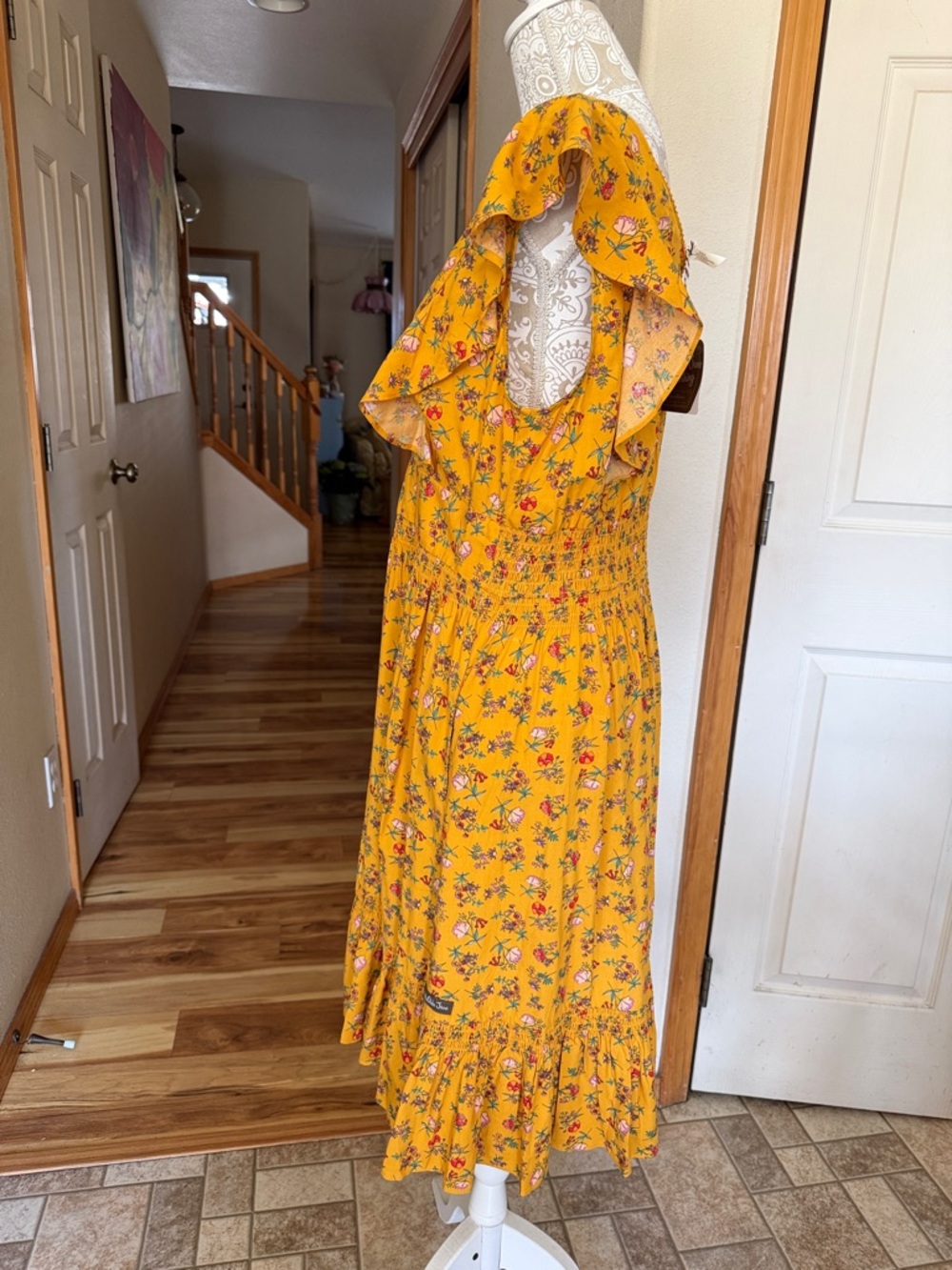 Matilda Jade floral ruffle midi - Picture 5 of 7